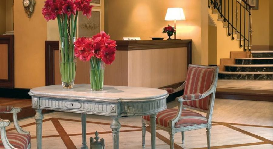 Barcelo Emperatriz Hotel Madrid Interieur foto The lobby of the Four Seasons Hotel