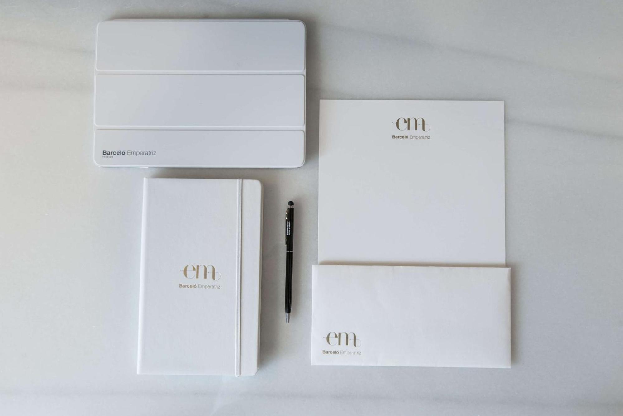 Barcelo Emperatriz Hotel Madrid Buitenkant foto Stationery