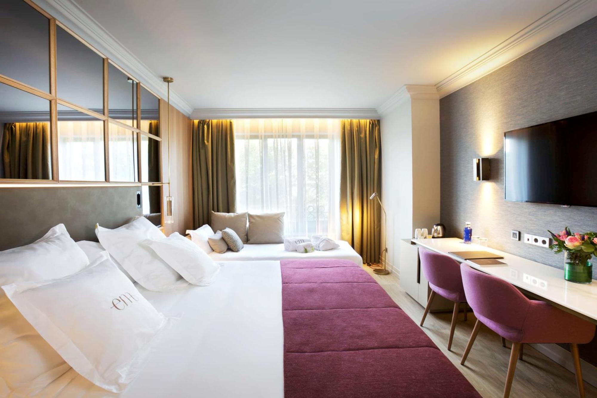 Barcelo Emperatriz Hotel Madrid Buitenkant foto A room at the hotel