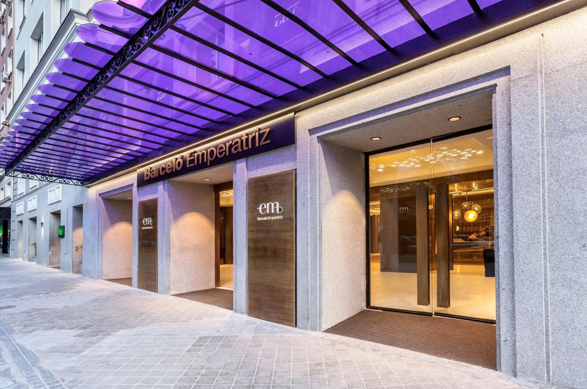 Barcelo Emperatriz Hotel Madrid Buitenkant foto Entrance of the hotel