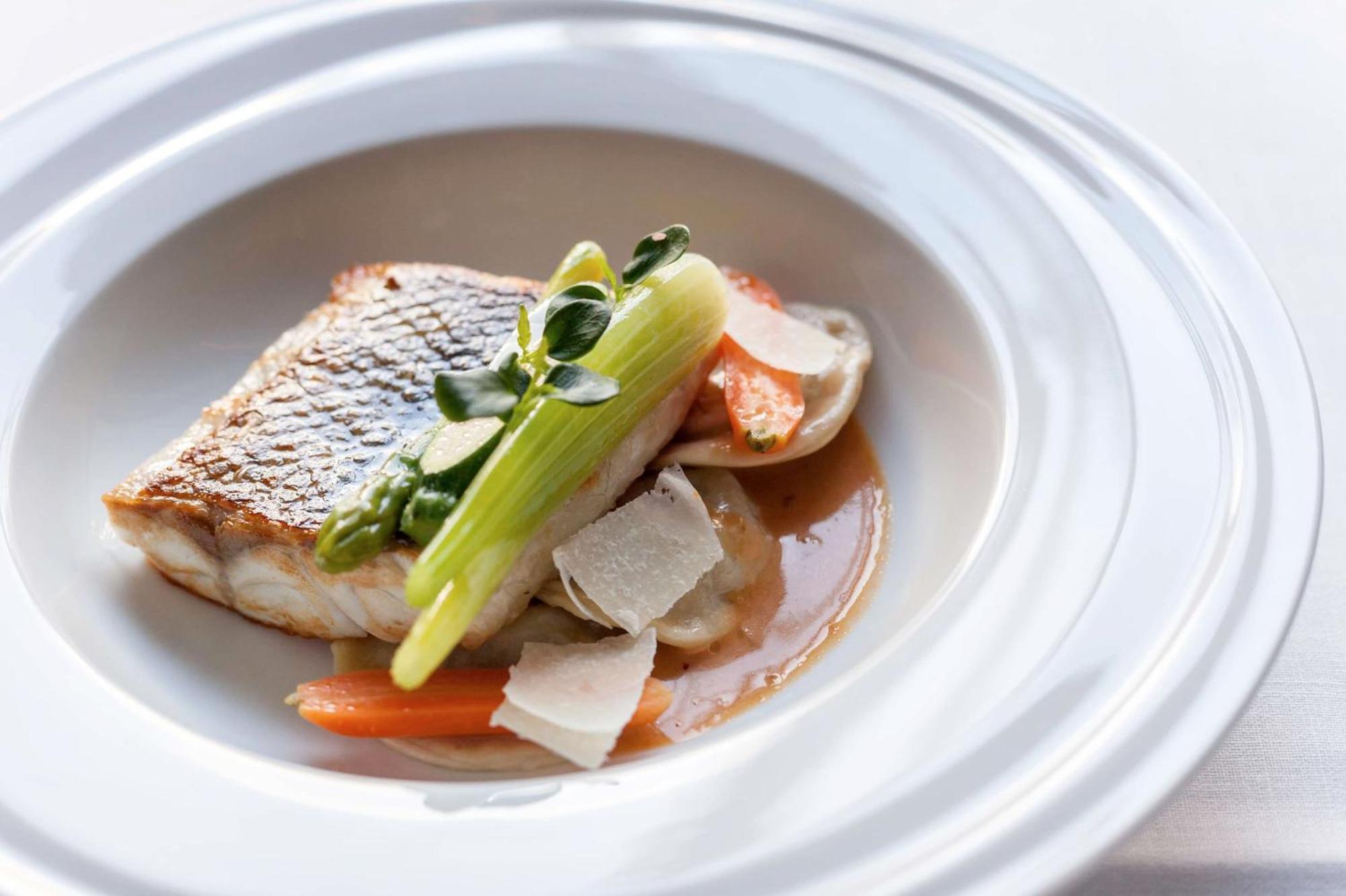 Barcelo Emperatriz Hotel Madrid Buitenkant foto A prepared turbot