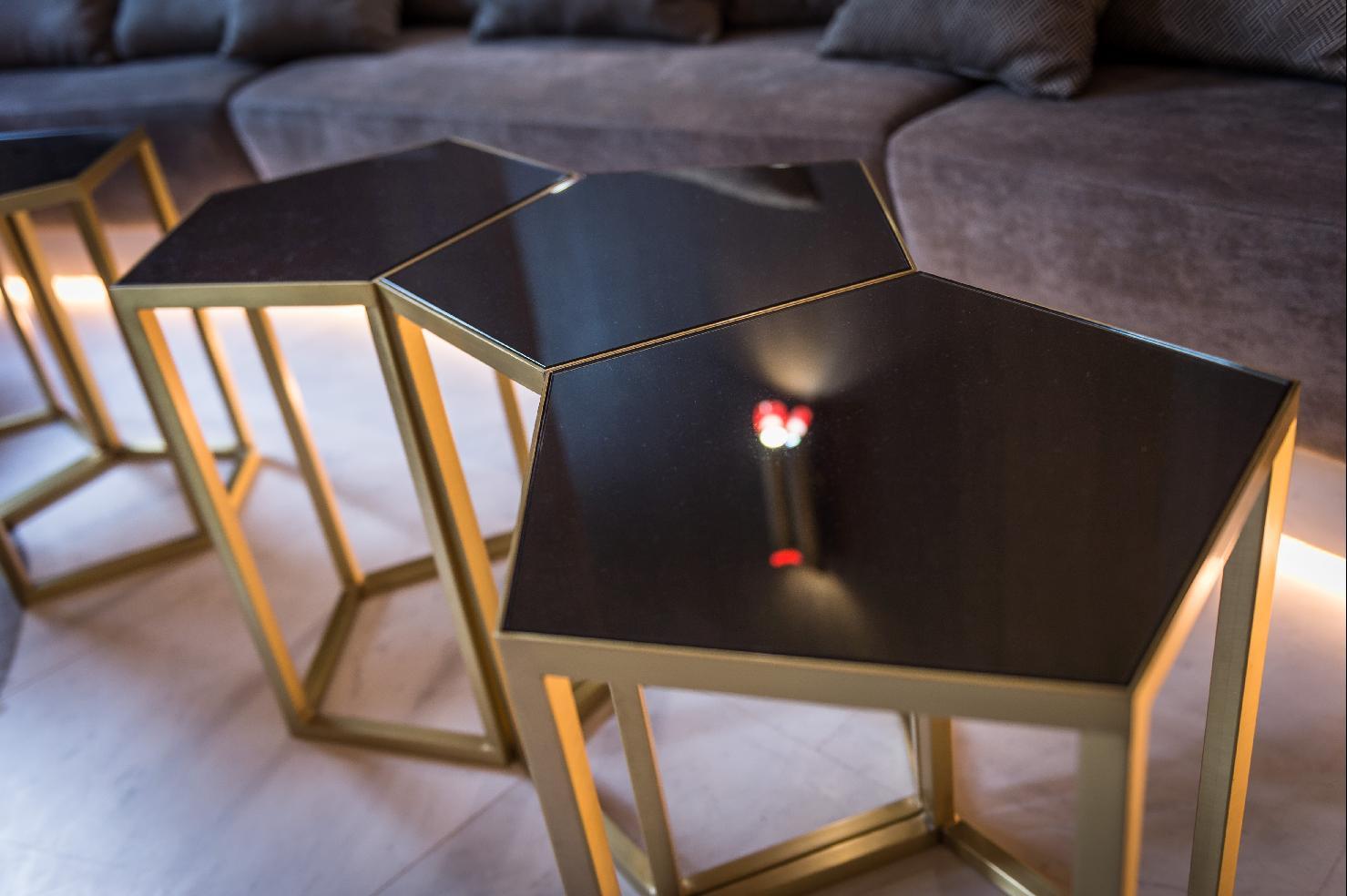 Barcelo Emperatriz Hotel Madrid Buitenkant foto Hexagonal side table