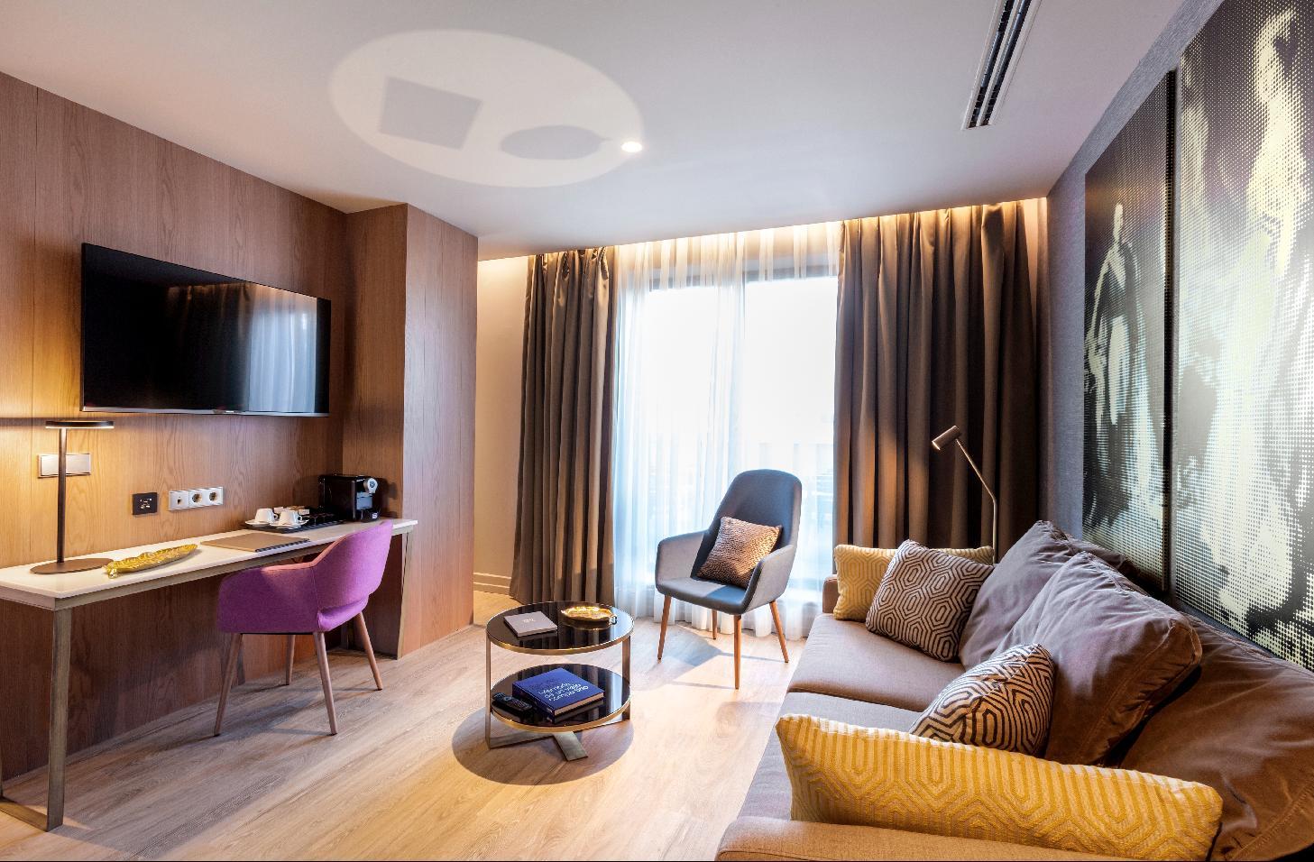 Barcelo Emperatriz Hotel Madrid Buitenkant foto A suite at the hotel